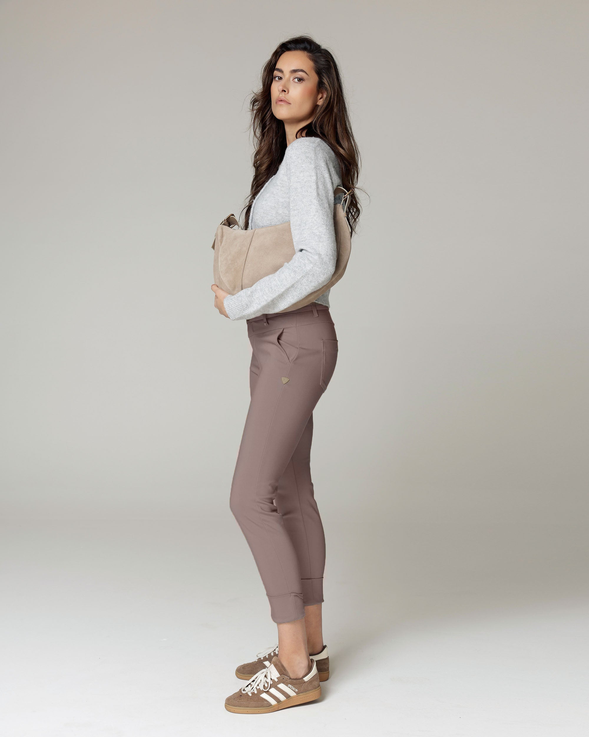 Light Hazelnut Chinos | The Lola Zweitbild