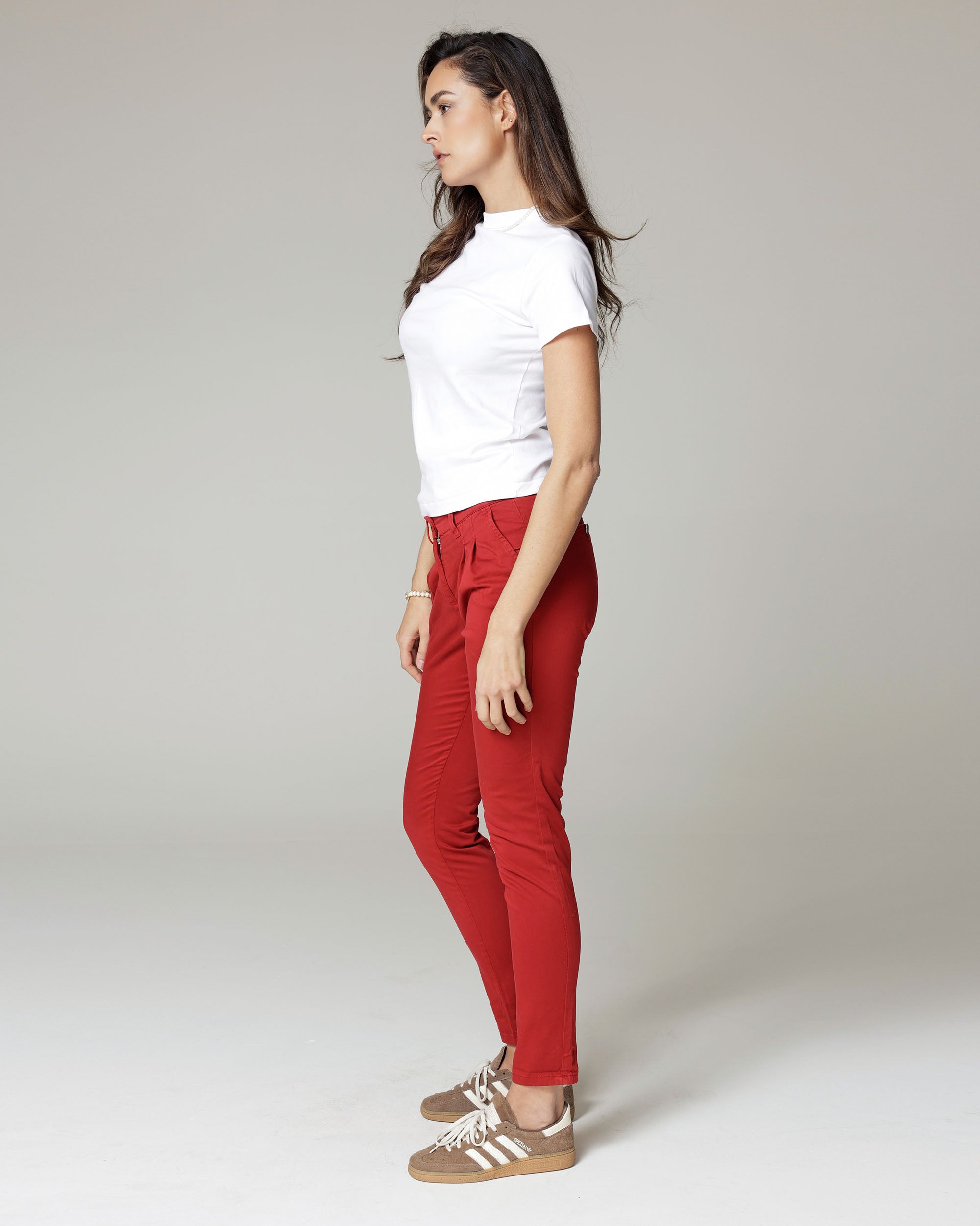 Dark Red Tapered Chinos | The Venice Zweitbild