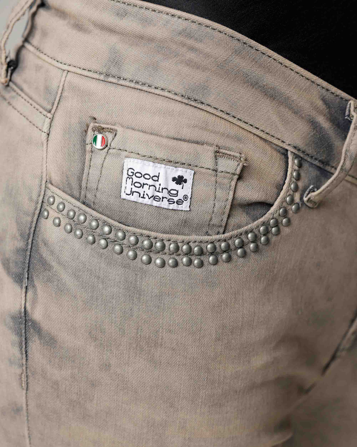 Vintage-Look Camel Skinny Jeans, The Tesla, close-up detail