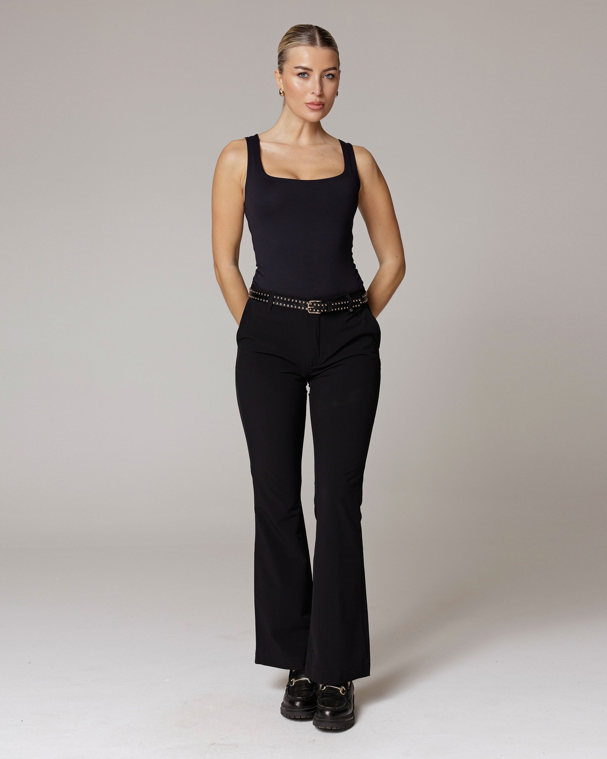 Black Flare Trousers | The Dolce Hauptbild