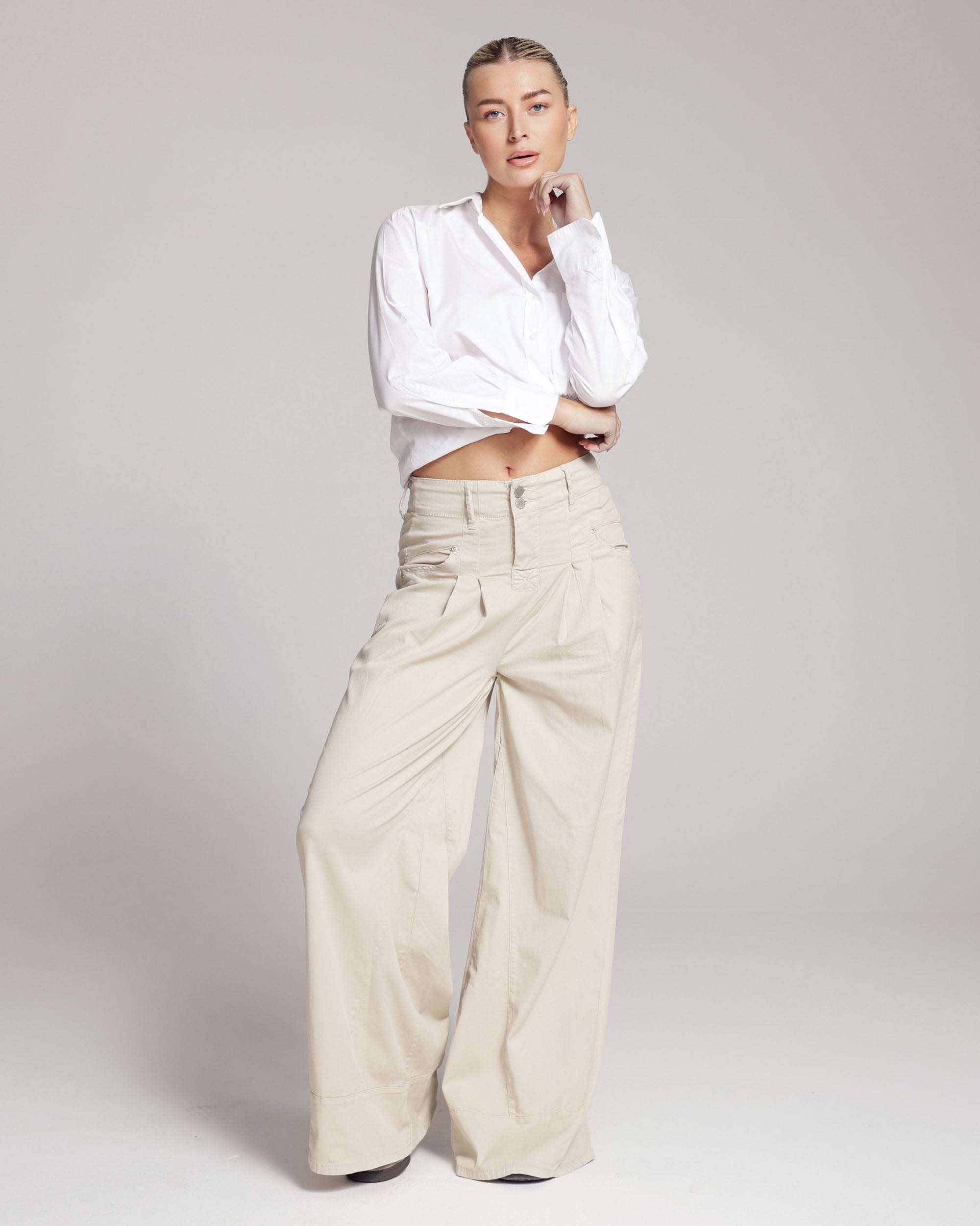 Sand Wide-Leg Pants | The Antonia Hauptbild