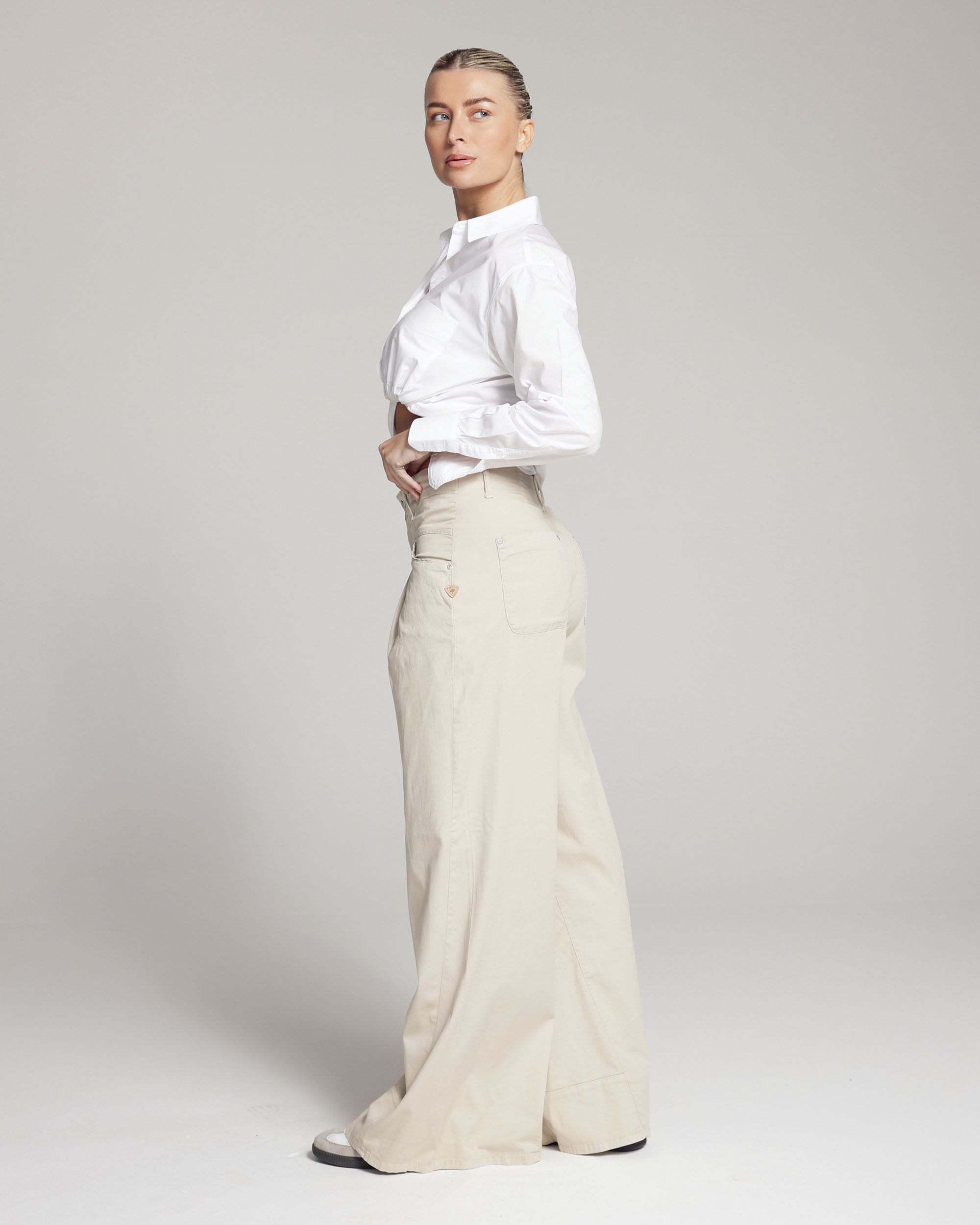 Sand Wide-Leg Pants | The Antonia Zweitbild
