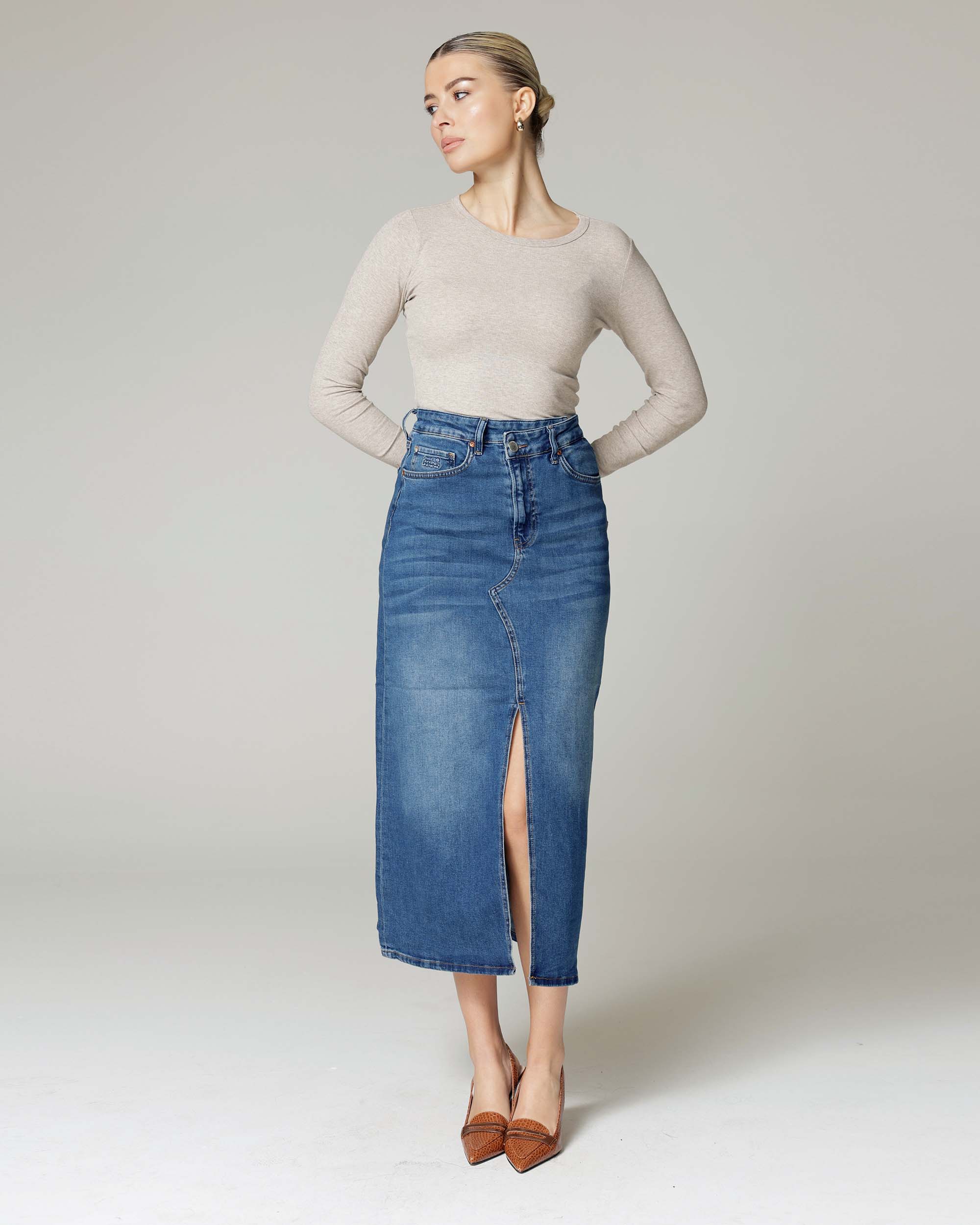 Mid-Blue Denim Skirt | The Hailey Hauptbild