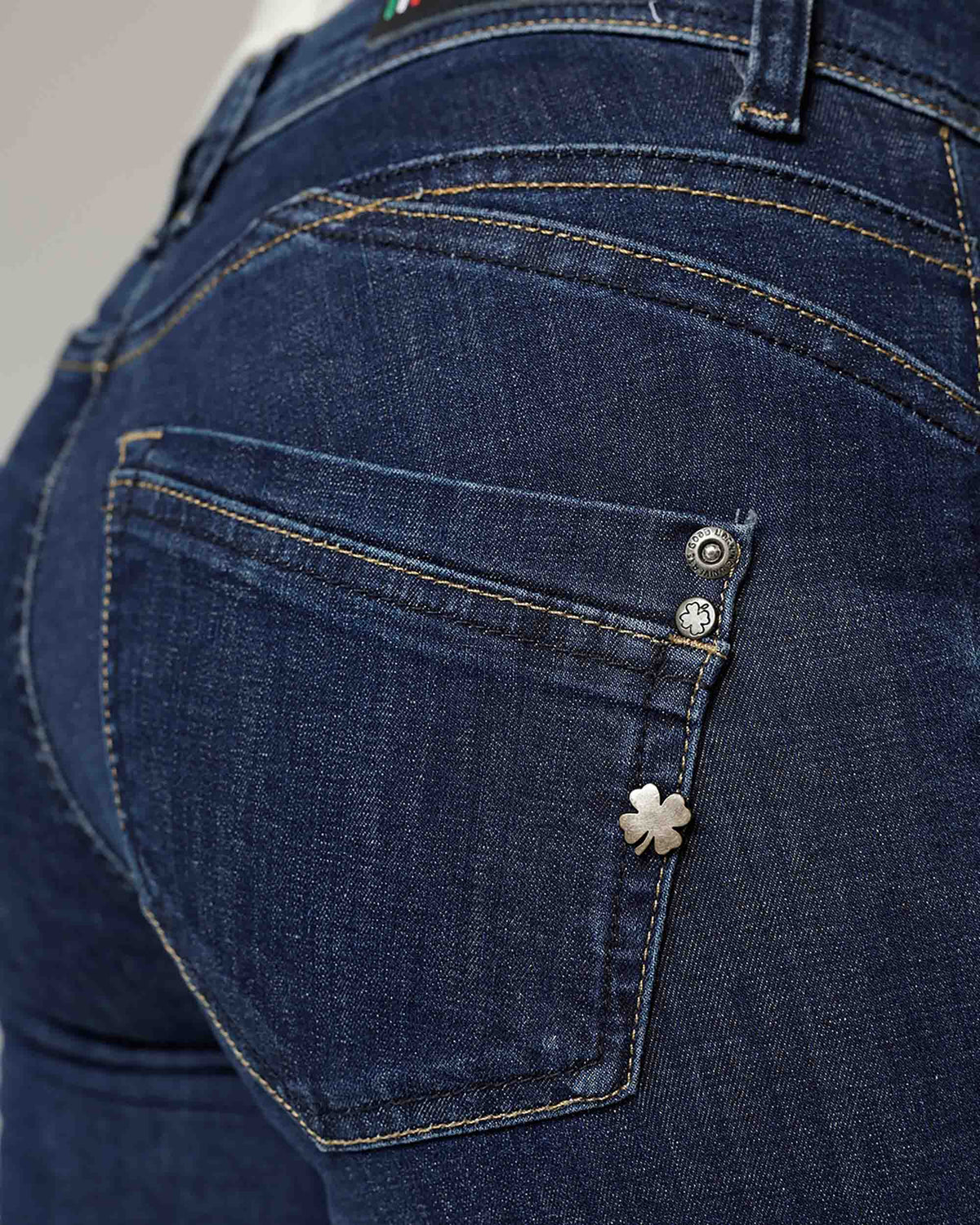 Dark Effect-Wash Skinny Jeans, The Verona, close-up detail