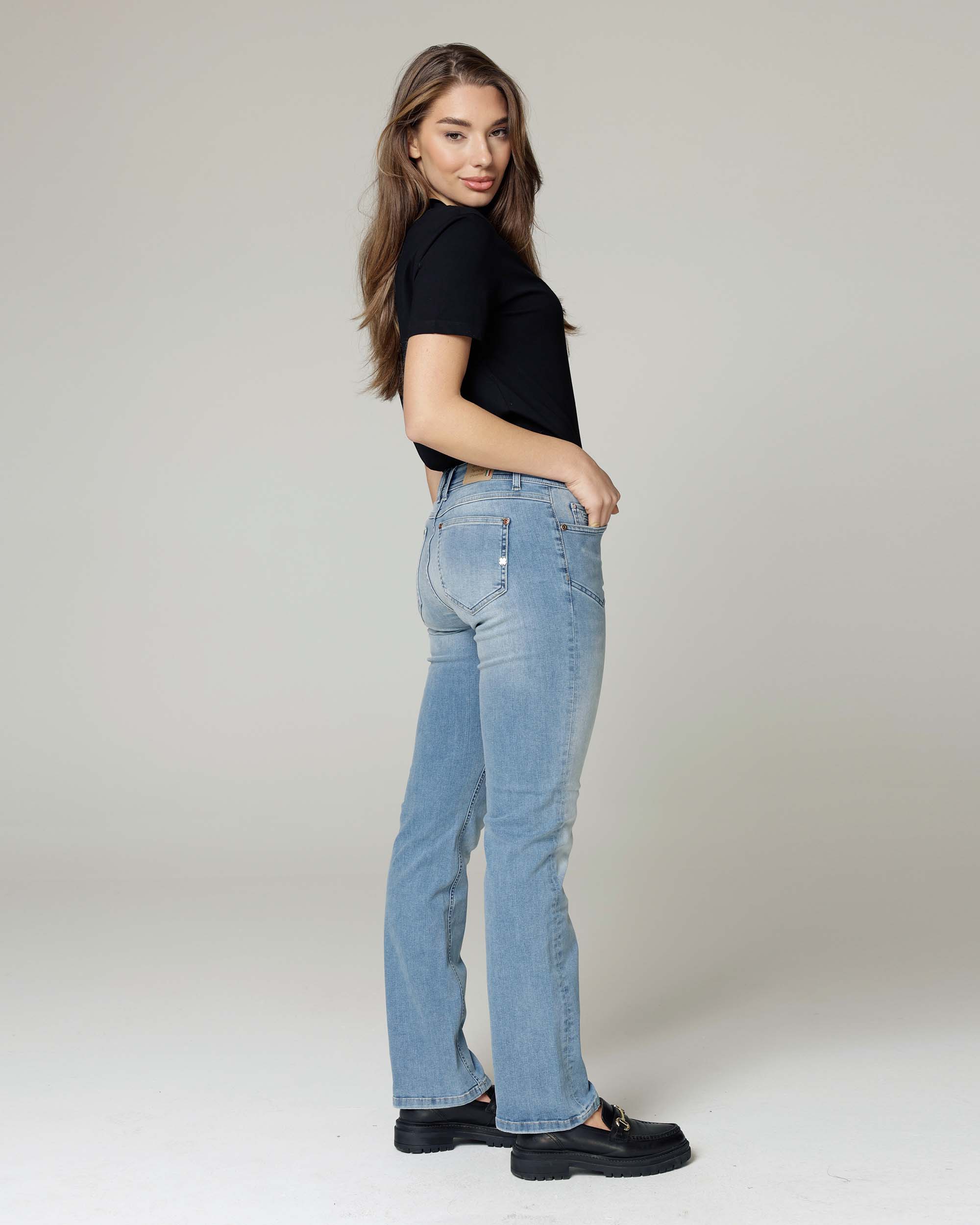 Super Vintage Looking Straight Jeans | The Messina Zweitbild