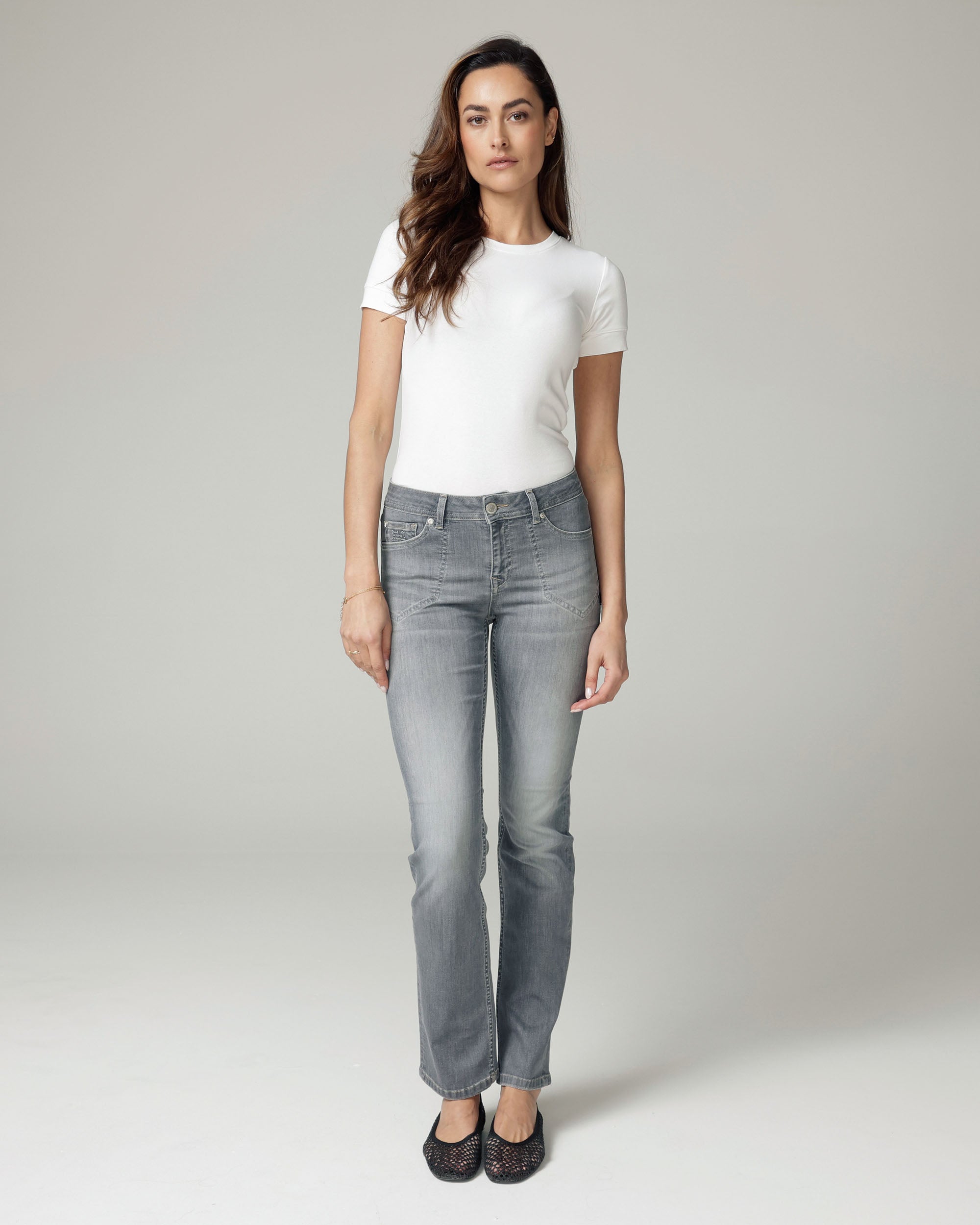 Grey Straight-Leg Mid-Rise Jeans | The Messina Hauptbild