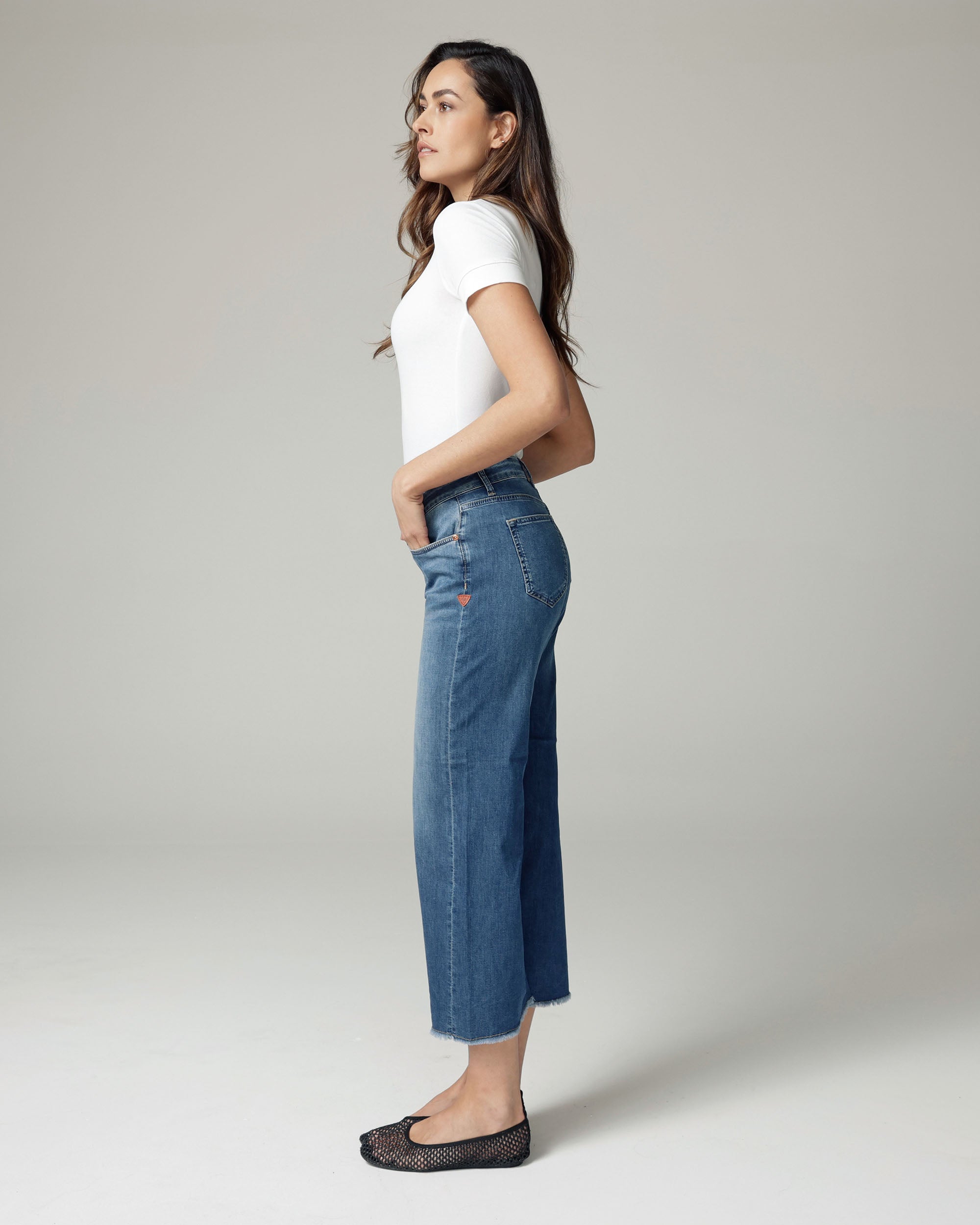 Mid-Blue Staight-Leg Cropped Mid-Rise Jeans | The Nancy Zweitbild