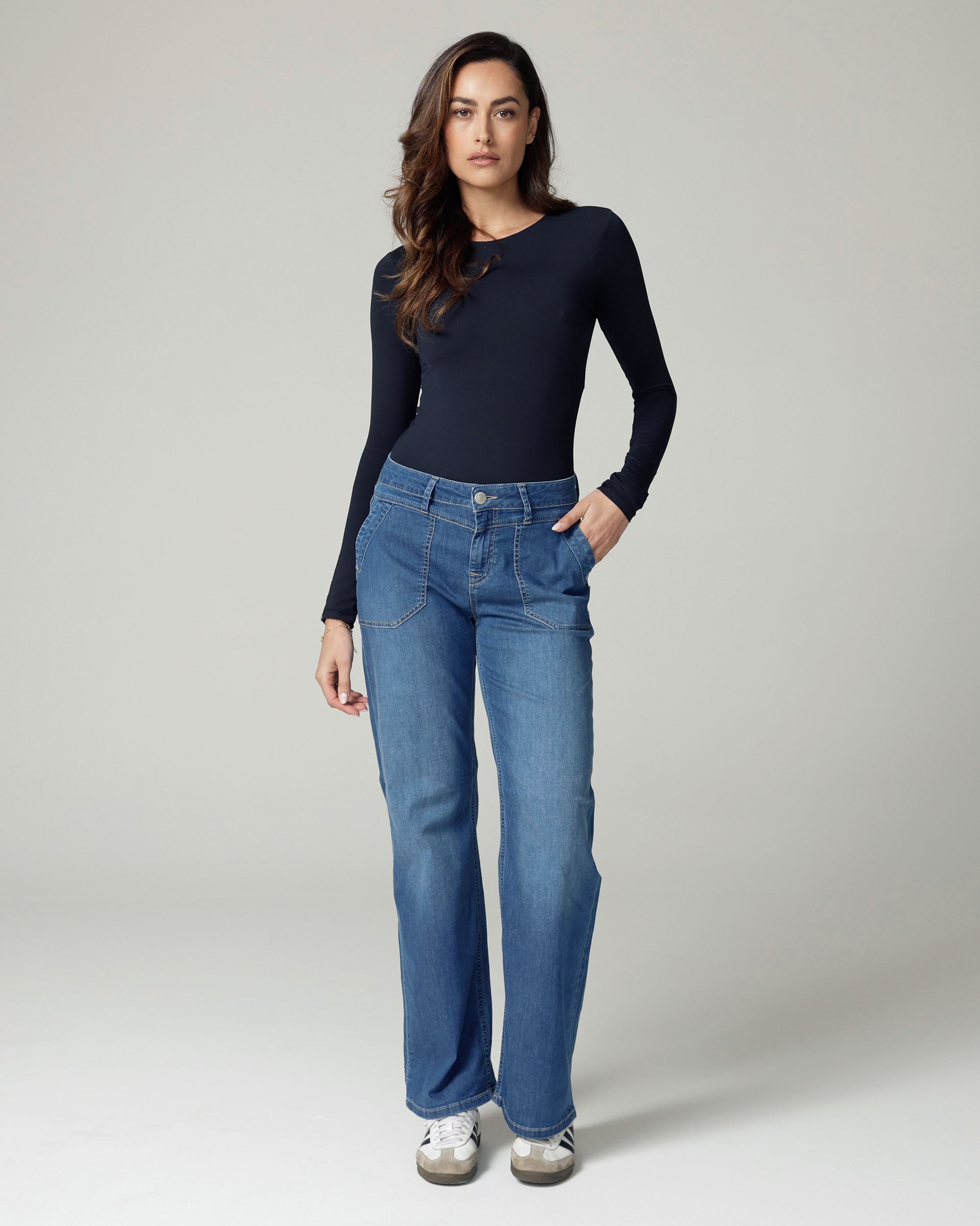 Mid-Blue Wide-Leg High-Rise Jeans | The Cherry Hauptbild