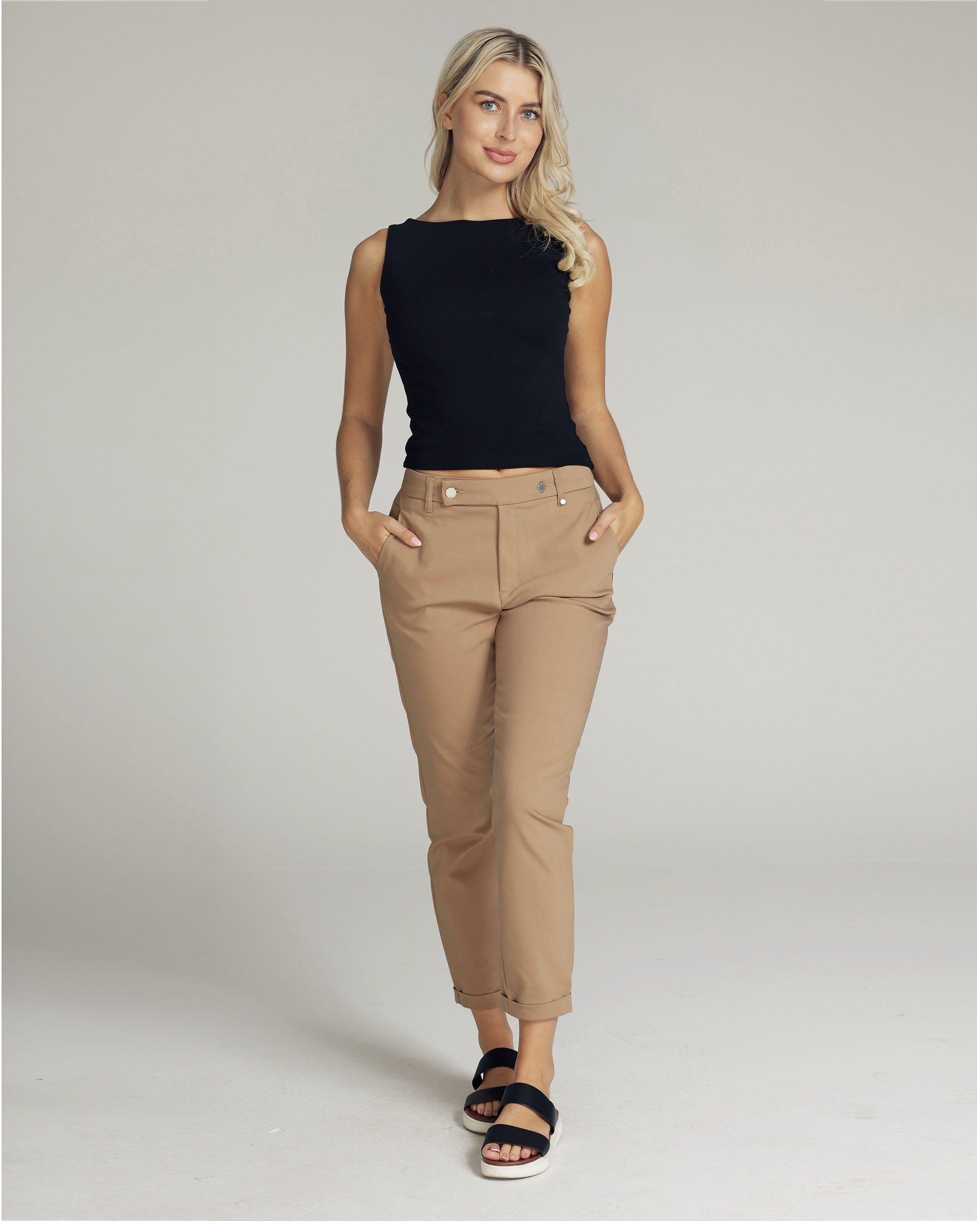 Champagne Chino Mid-Rise | The Verena Hauptbild