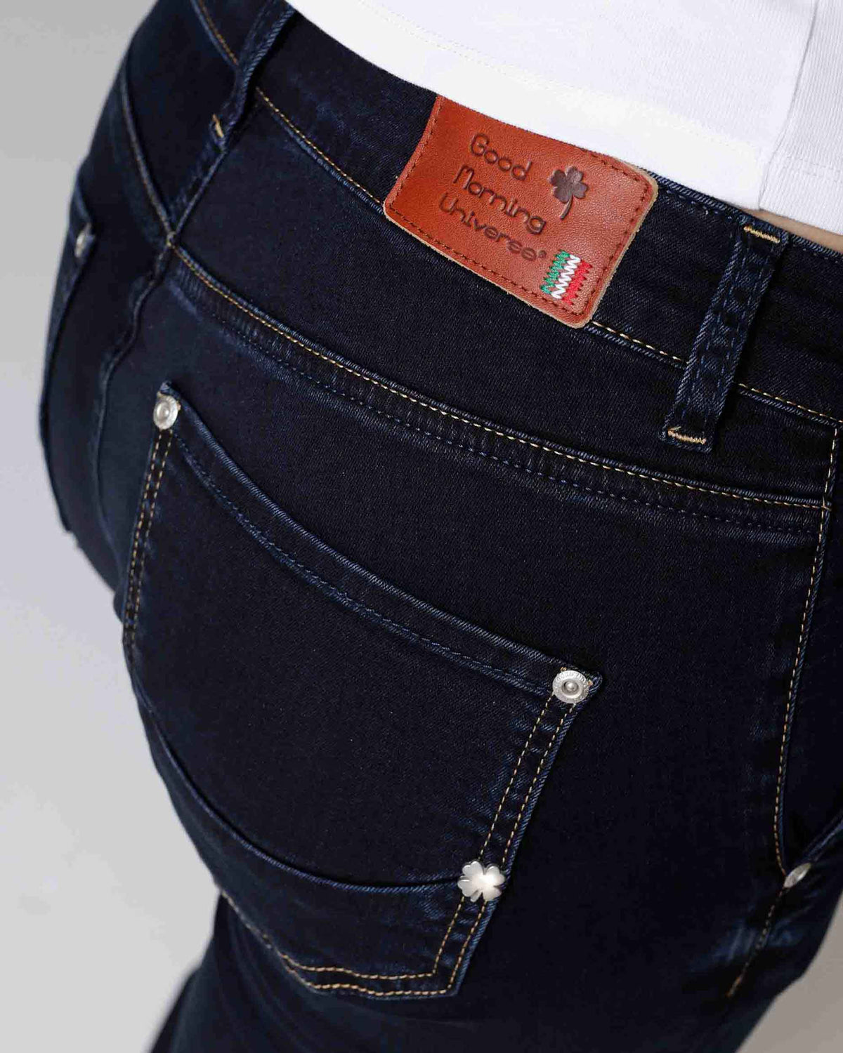 Dark Blue Bootcut Jeans, The Luna, close-up detail