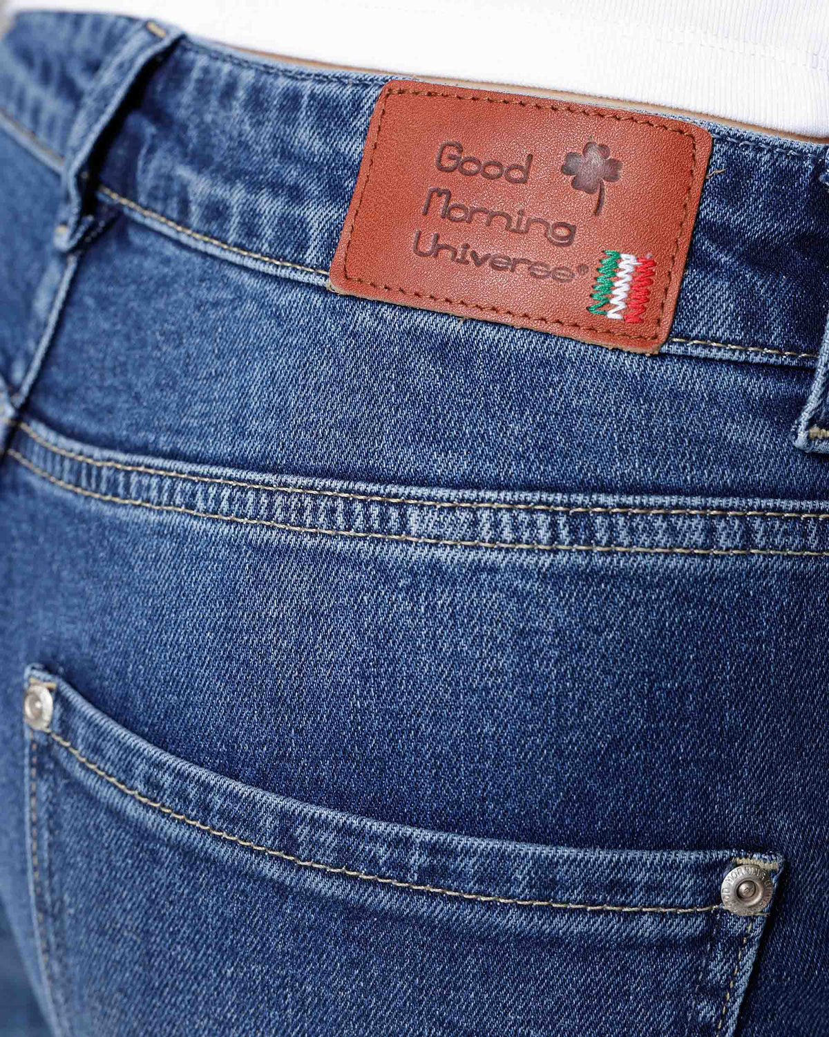 Mid-Blue Barrel-Leg Jeans | The Kristin