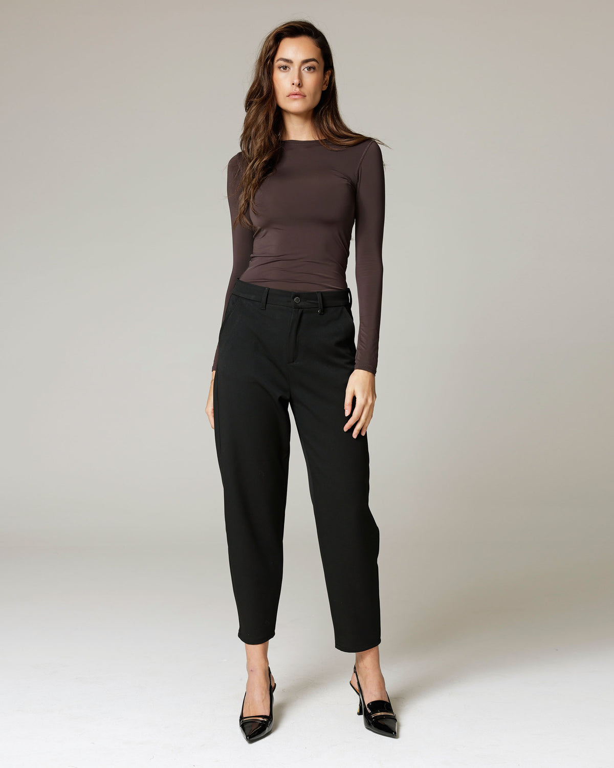 Black Barrel Jeans | The Anabel Hauptbild