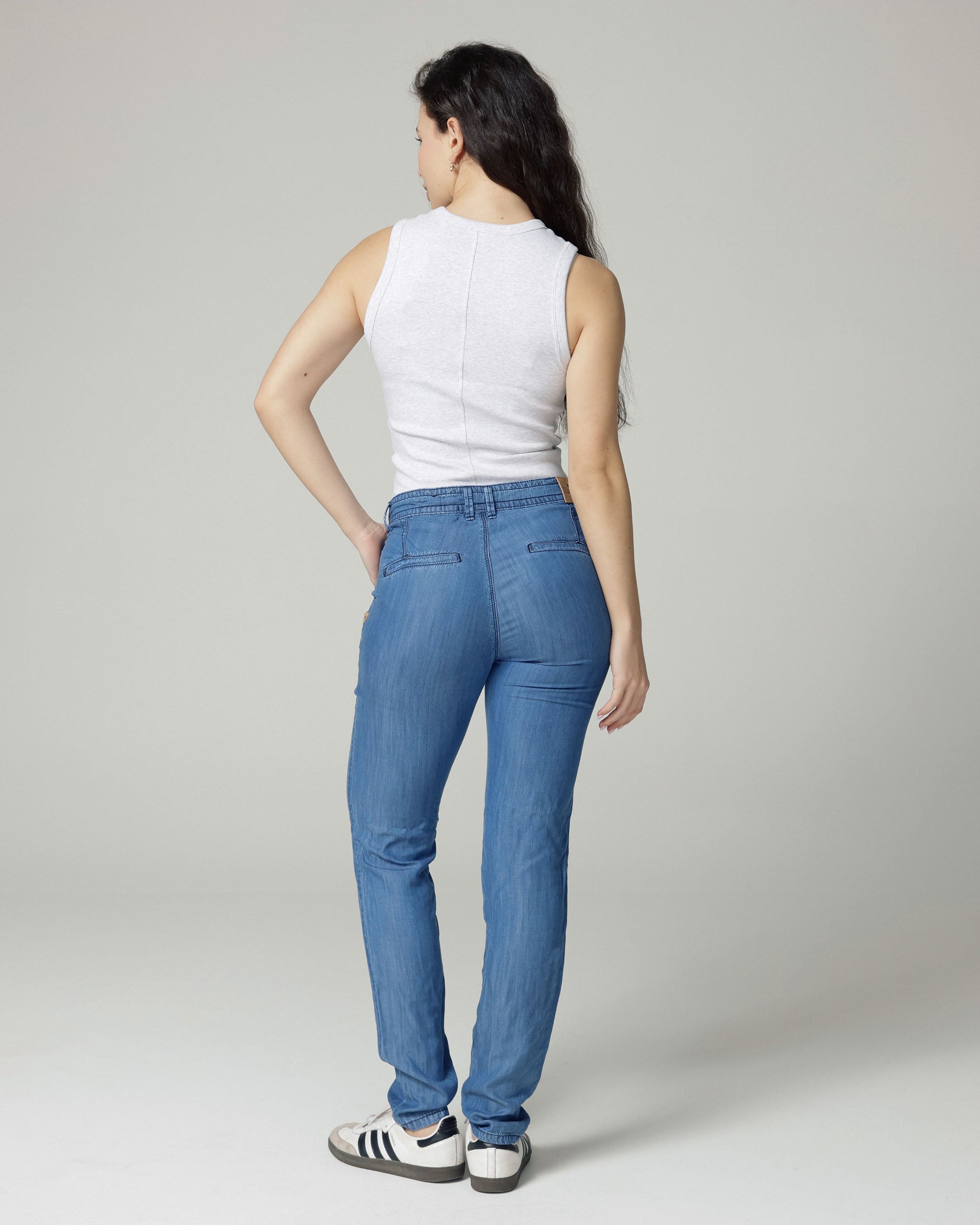 Indigo Relaxed Jeans | The Mia Zweitbild