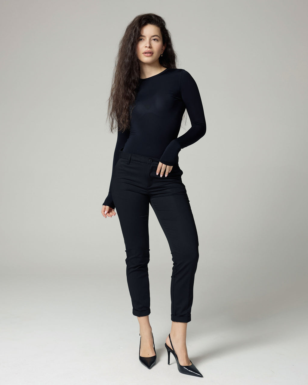 Schwarze Slim-Tapered Chinos | The Lea