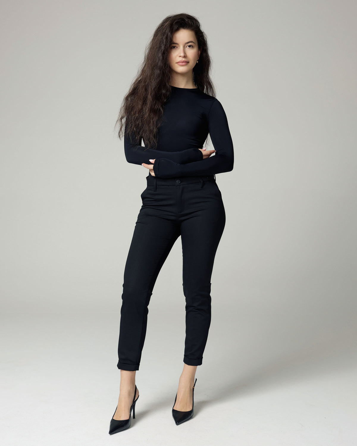 Schwarze Slim-Tapered Chinos | The Lea