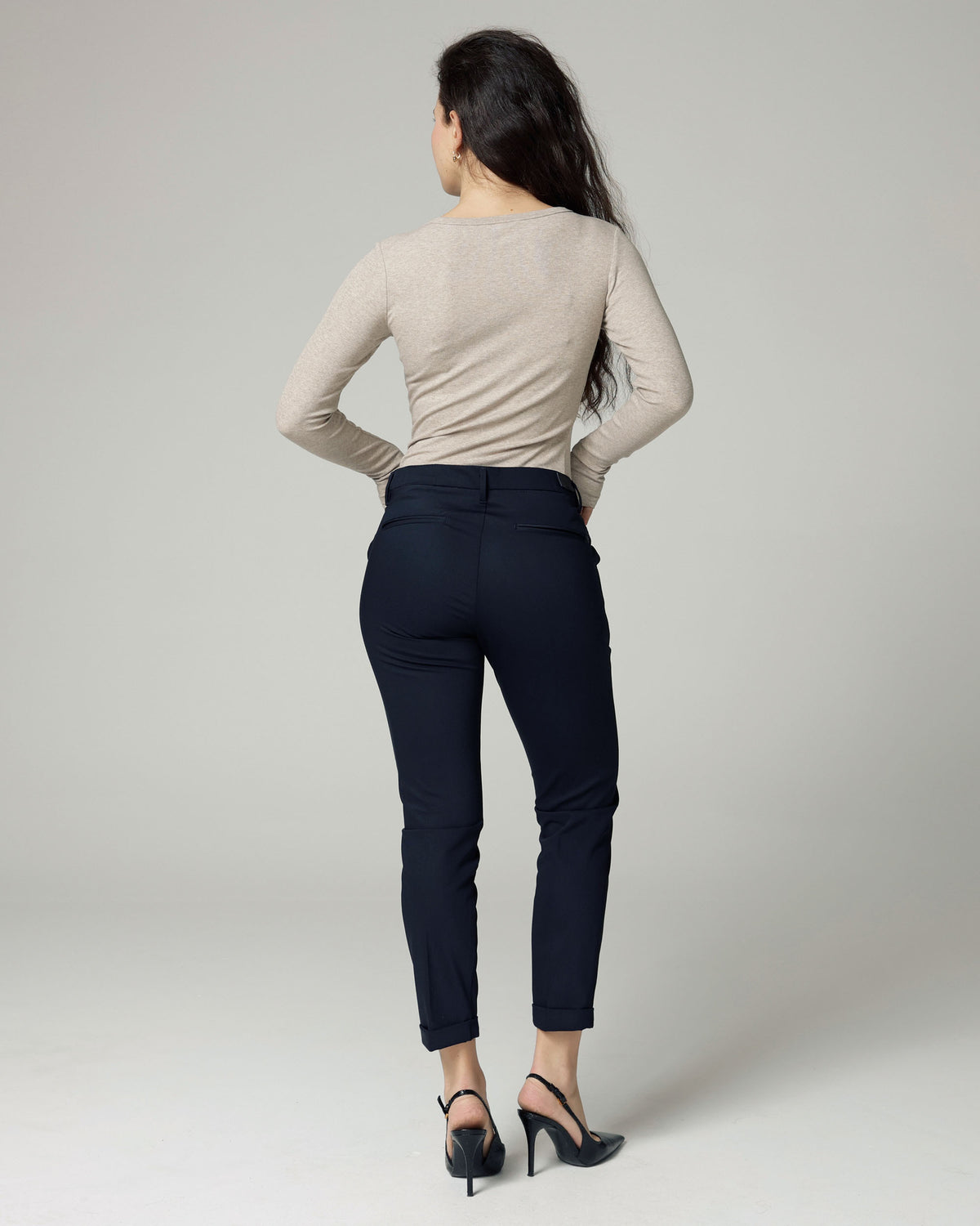 Marineblaue schmal zulaufende Chinos | The Lea